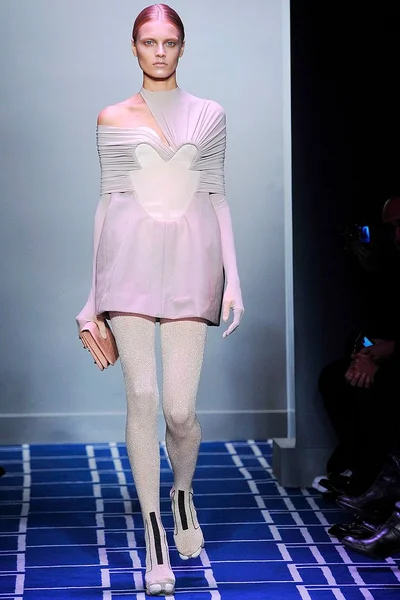 Look 2